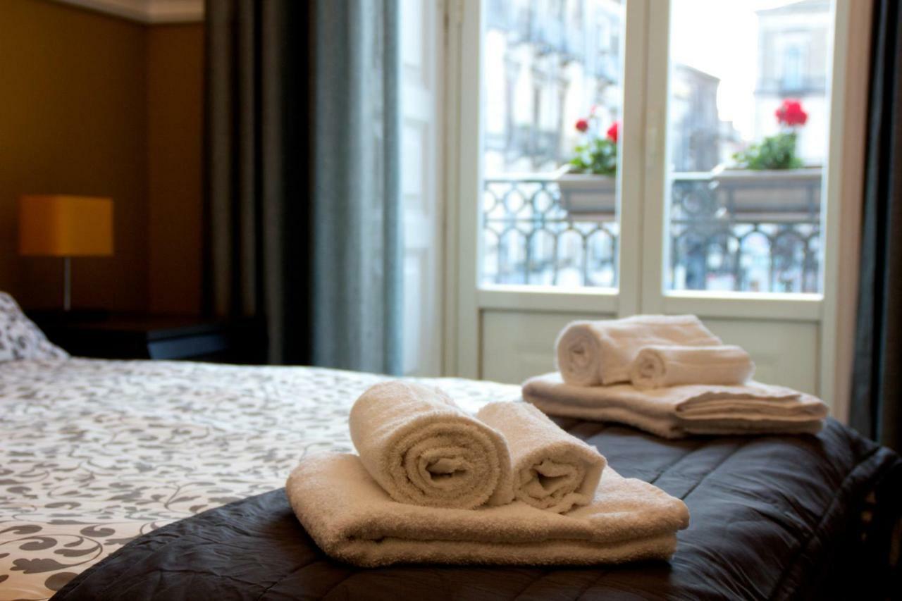 B&B Umberto 134 Catania Bagian luar foto