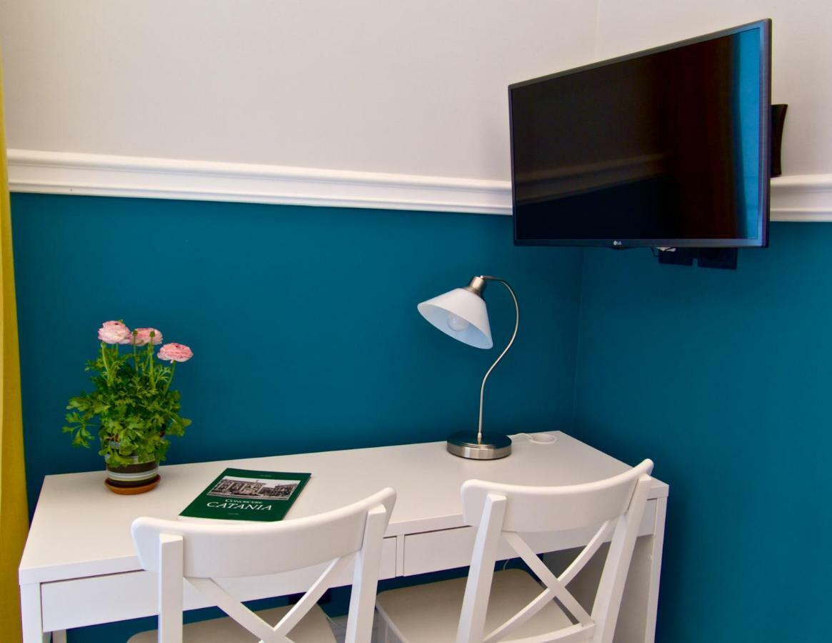 B&B Umberto 134 Catania Bagian luar foto